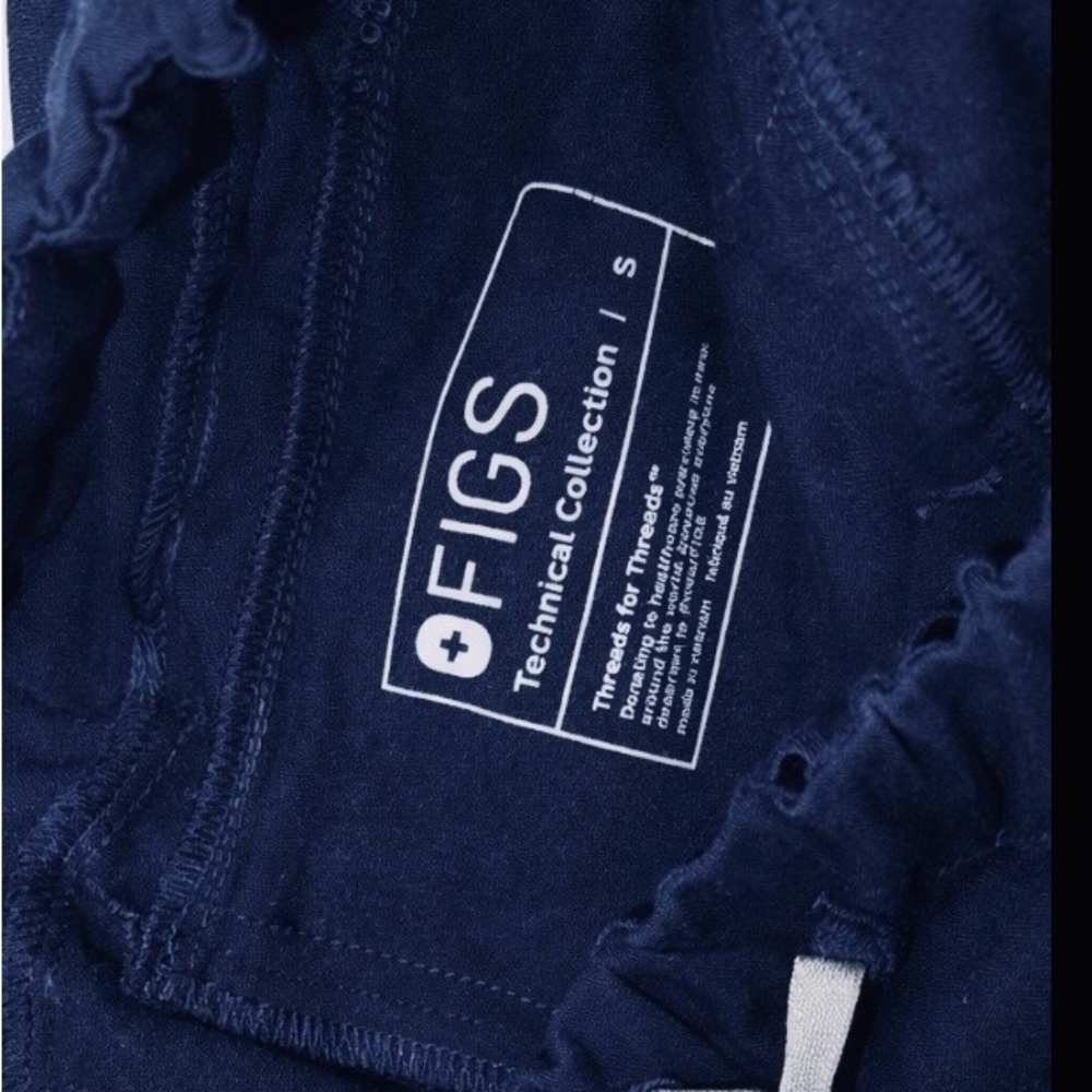 Excellent Figs Limited edition Navy Blue 20 pocket Scrub Joggers Small - Picture 14 of 15